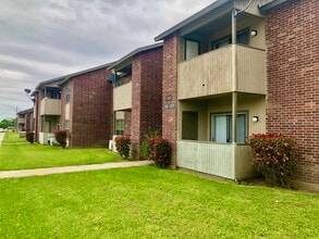1611 S 3rd St in Ganado, TX - Building Photo - Building Photo