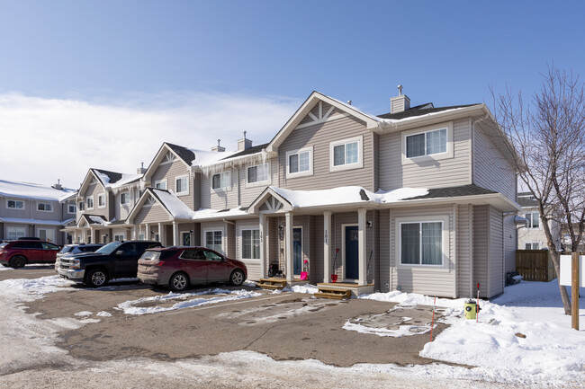 509 Strathaven Mews in Strathmore, AB - Building Photo - Building Photo