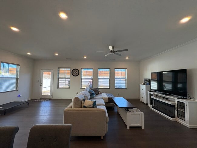 154 N Finley Lndg Pkwy in Smithfield, NC - Building Photo - Building Photo