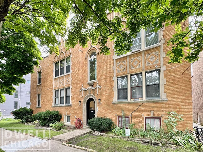 5805 N Richmond St, Unit 3