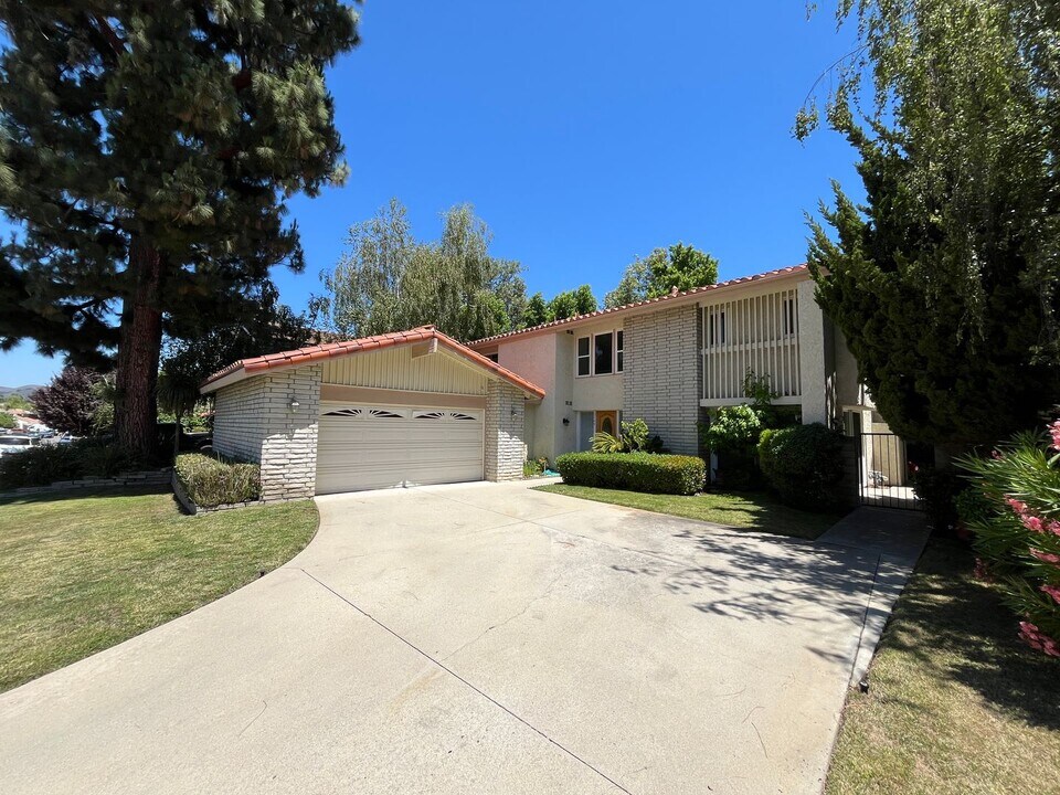 3804 Mainsail Cir in Westlake Village, CA - Building Photo