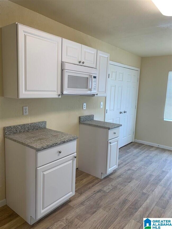 500 Tuscaloosa Ave-Unit -Apt 13 in Birmingham, AL - Building Photo - Building Photo