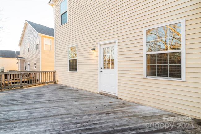 1218 Bottle Brush Ln in Harrisburg, NC - Foto de edificio - Building Photo