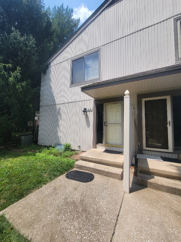 property at 44 Dendron Ct