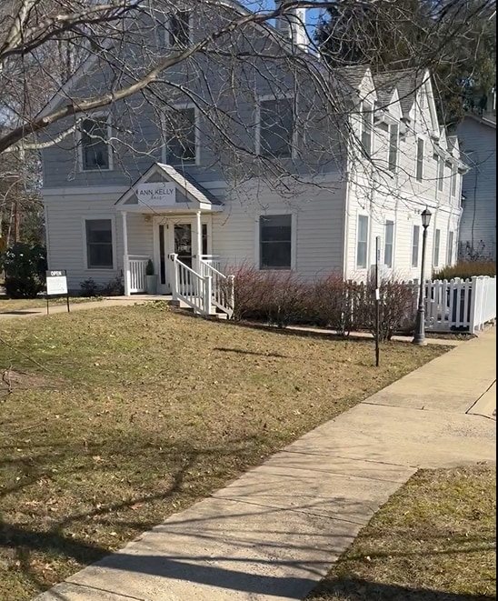 property at 20 W Franklin Ave