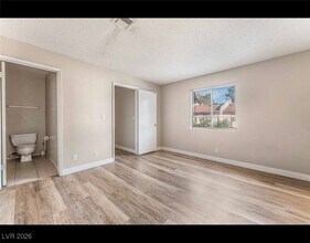 5264 Child Ct in Las Vegas, NV - Building Photo - Building Photo