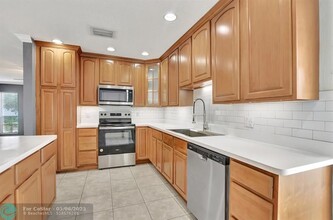 22219 SW 63rd Ave in Boca Raton, FL - Building Photo - Building Photo