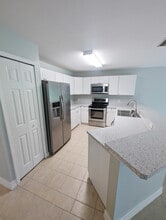 4893 29th St SW, Unit 4895 29th St SW in Lehigh Acres, FL - Building Photo - Building Photo