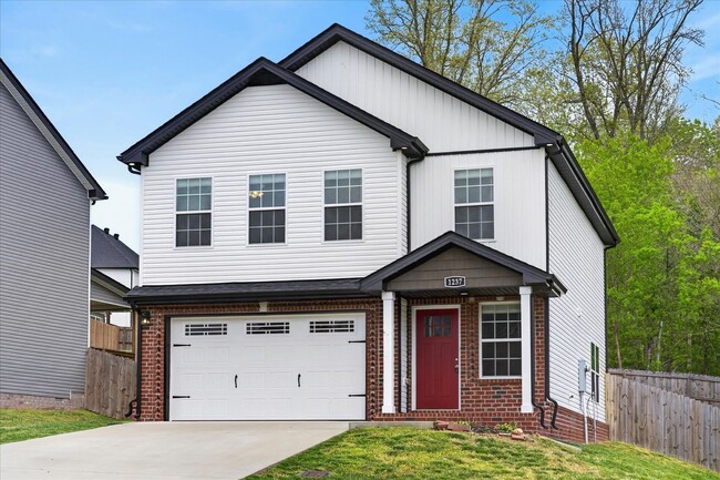 1237 Ridge Meadow Dr in Clarksville, TN - Building Photo - Building Photo