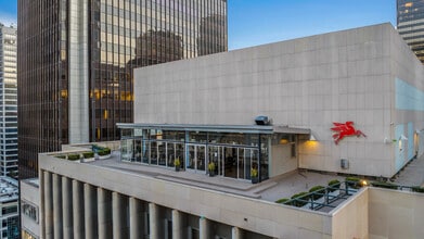 Pegasus in Los Angeles, CA - Foto de edificio - Building Photo