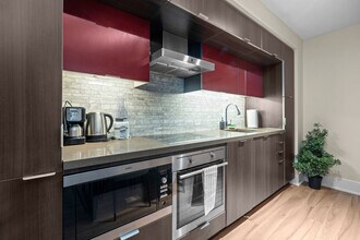 300 Front St W, Unit SI ID1345906P in Toronto, ON - Building Photo - Building Photo