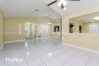 12126 Dakota Woods Ln in Orlando, FL - Building Photo - Building Photo