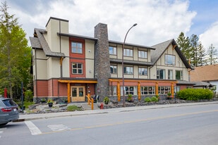 229 Beaver St in Banff, AB - Building Photo