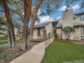 12049 Blanco Rd, Unit 203 in San Antonio, TX - Building Photo