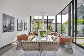 212 Tucker St in Healdsburg, CA - Building Photo - Building Photo