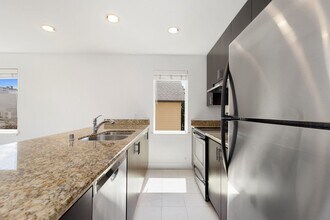 2316 44th Ave SW in Seattle, WA - Building Photo - Building Photo