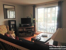 804 Centre St, Unit 101 in Boston, MA - Building Photo