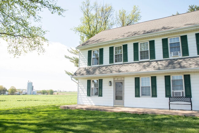 488 S Colebrook Rd in Manheim, PA - Building Photo - Building Photo