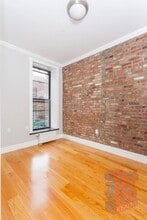 202 E 13th St in New York, NY - Foto de edificio - Building Photo