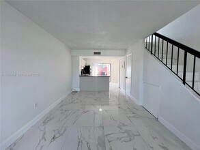 1909 SW 107th Ave in Miami, FL - Building Photo - Building Photo