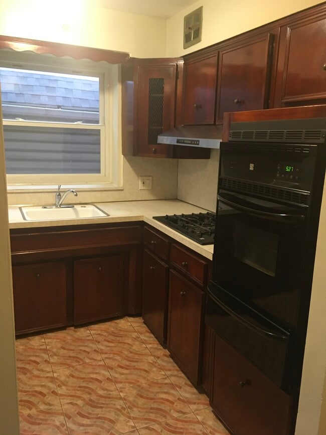 1650 New York Ave, Unit 3rd Floor