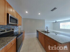 316 Harbour Wy in Mulberry, FL - Building Photo - Building Photo