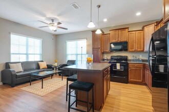 2212 Cedarbrook Ct in Tallahassee, FL - Building Photo - Building Photo