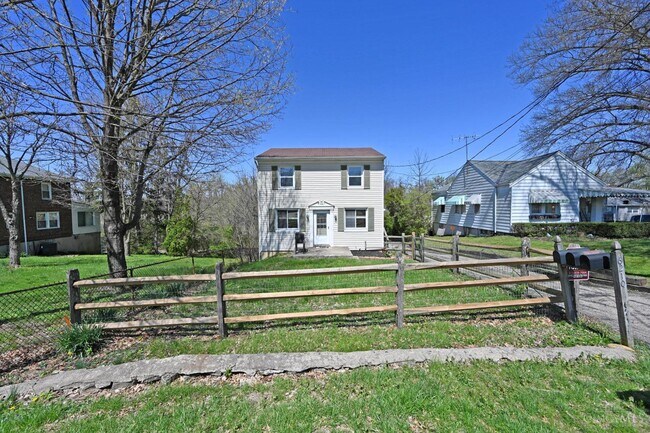 6212 Berauer Rd in Cincinnati, OH - Building Photo - Building Photo