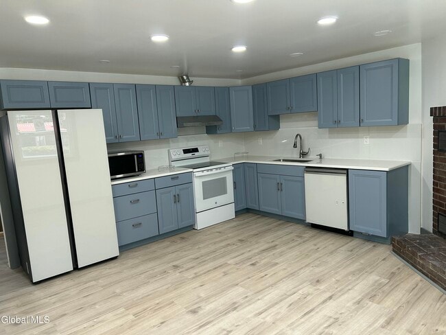 4450 N Main St in Port Henry, NY - Building Photo - Building Photo