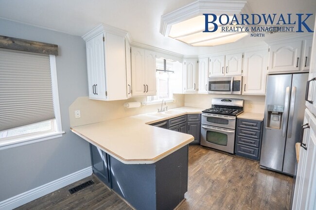 property at 1636 Marilyn Dr