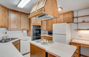 3055 Victor St in Aurora, CO - Foto de edificio - Building Photo