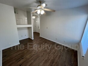 451 W Marilyn St in Farmersville, CA - Foto de edificio - Building Photo