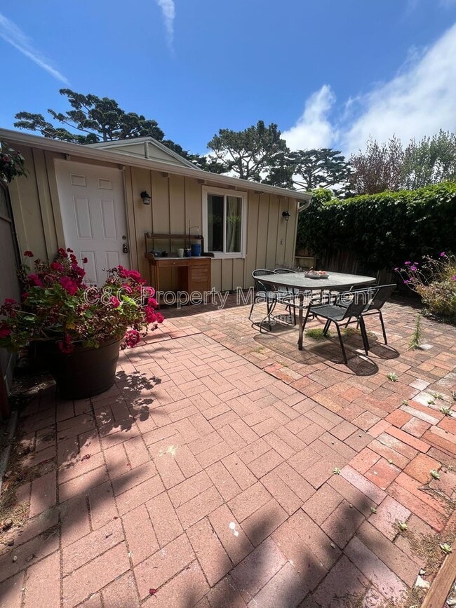 26208 Atherton Dr in Carmel By The Sea, CA - Building Photo - Building Photo