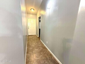 8520 W Palm Ln in Phoenix, AZ - Building Photo - Building Photo