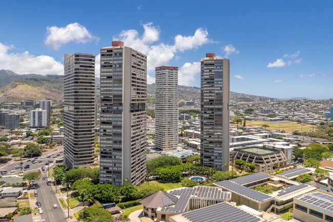 Royal Iolani in Honolulu, HI - Building Photo - Building Photo