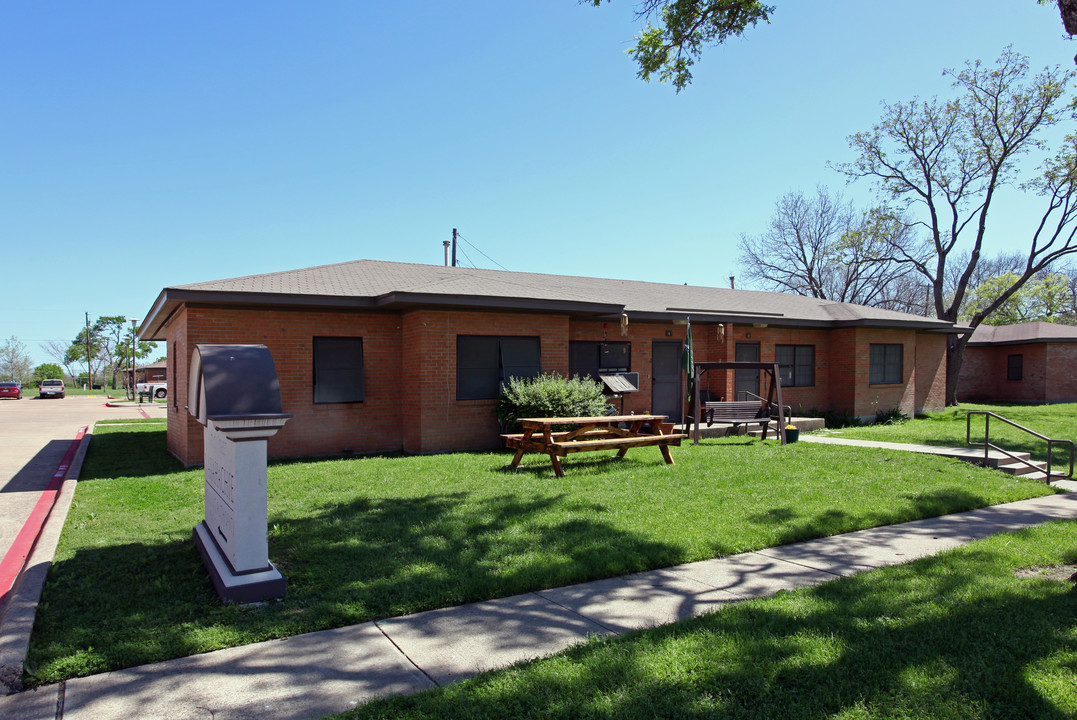 Waxahachie Housing Authority in Waxahachie, TX - Building Photo