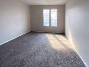 6554 Ironbark Ln in Las Vegas, NV - Foto de edificio - Building Photo
