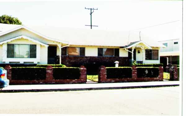 5436-5440 Roland Way in Oxnard, CA - Building Photo - Building Photo