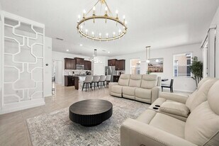 7552 Oakmoss Loop in Davenport, FL - Building Photo
