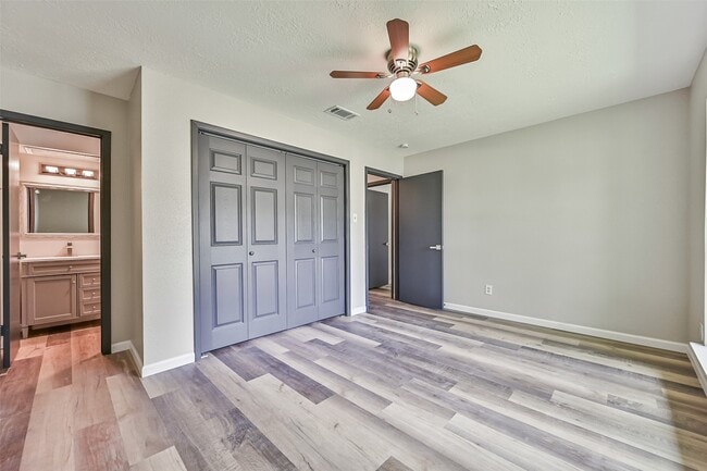 16718 Barcelona Dr in Friendswood, TX - Building Photo - Building Photo