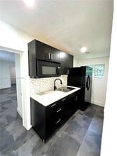 1960 W 63rd St in Hialeah, FL - Building Photo - Building Photo