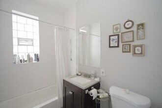 1936 N Central Park Ave, Unit 1 in Chicago, IL - Building Photo - Building Photo