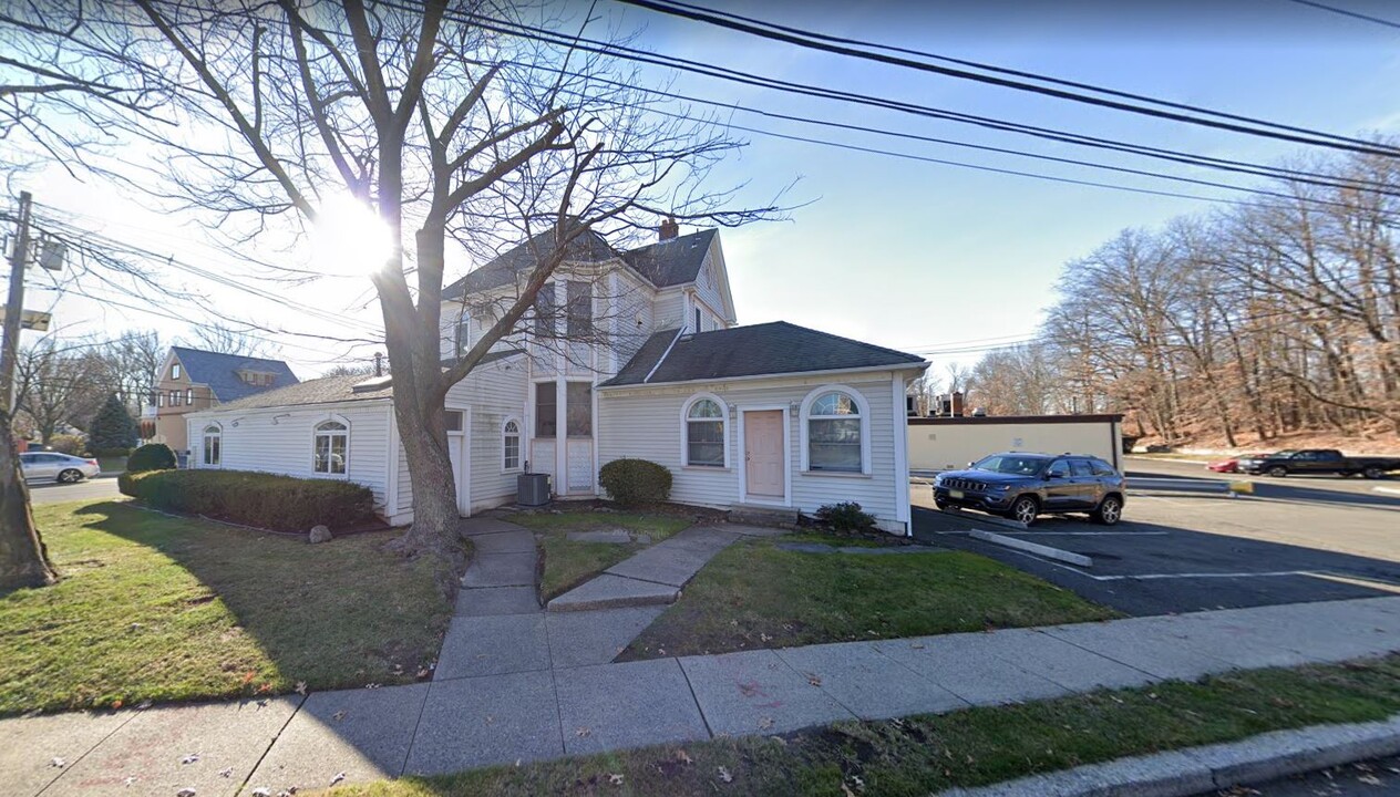 102-104 South Ave W in Cranford, NJ - Building Photo