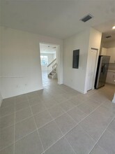 2671 SE 28th St in Homestead, FL - Building Photo - Building Photo