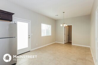 2000 N 36th St in Phoenix, AZ - Building Photo - Building Photo