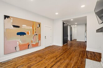 1119 E Knapp St in Milwaukee, WI - Building Photo - Building Photo