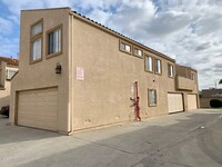 7881 1st St in Stanton, CA - Foto de edificio - Building Photo