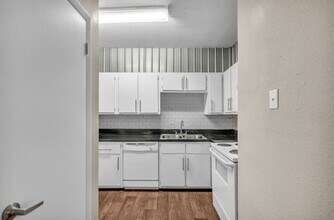 The Enclave in Austin, TX - Building Photo - Building Photo