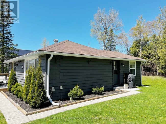 28 Betty Blvd in Wasaga Beach, ON - Building Photo - Building Photo
