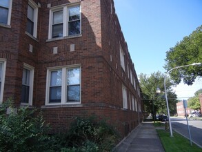 7304 S Saint Lawrence Ave in Chicago, IL - Building Photo - Building Photo